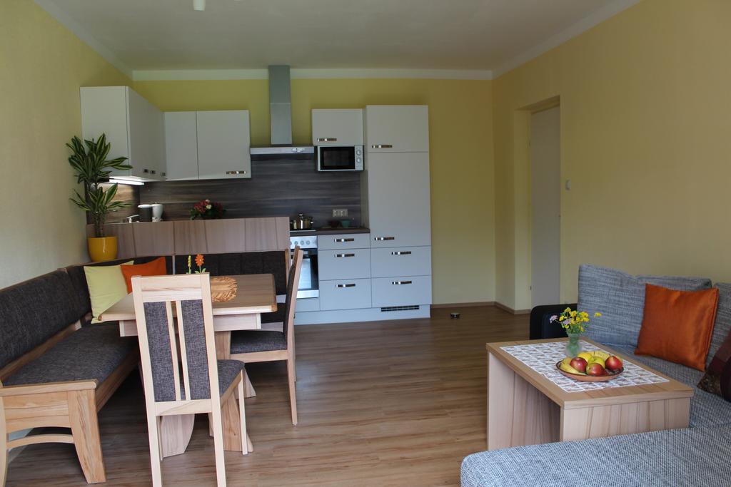 Pension & Ferienwohnung Sonnleiten Gnesau Extérieur photo